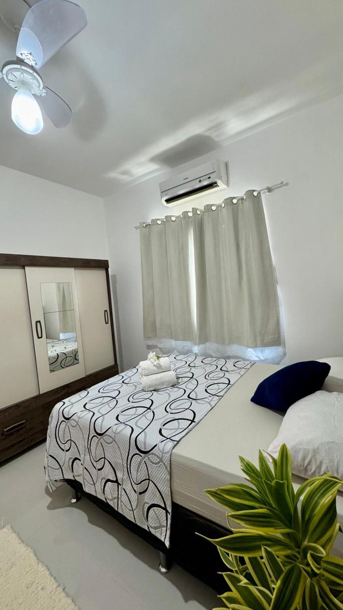 Casa A 500m Da Com 02 Quartos, Suite, Wi-fi 120mbps, Ar Condicionado, Cozinha Completa, Maquina De Lavar E Estacionamento Casa de férias